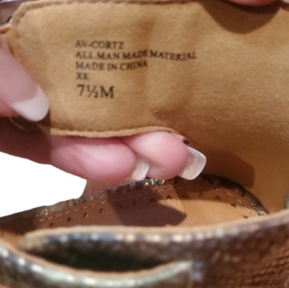 Adrienne Vittadini NWOT Vegan Leather Snakeskin Platform Sandals 7.5 M - Picture 5 of 8